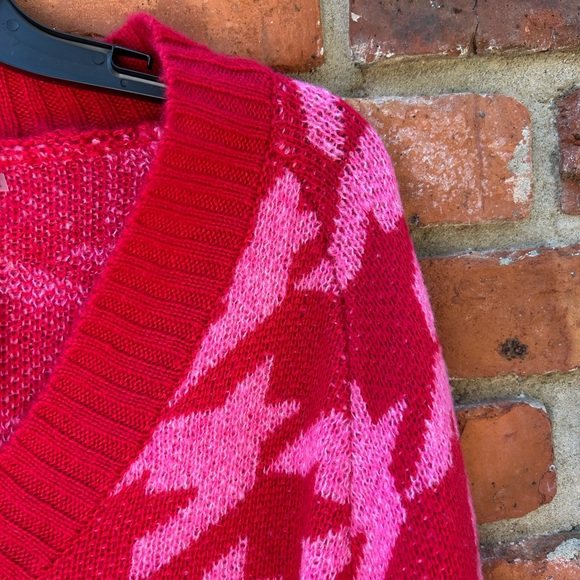 Fab'rik NWT Women's Red and Pink V-Neck Cropped Sweater Small - Picture 2 of 8